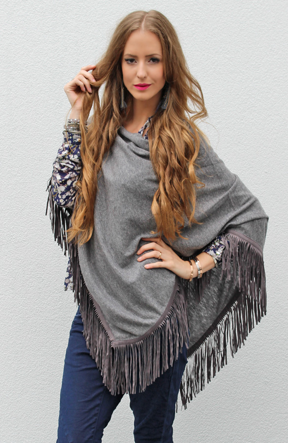 poncho met suede franjes